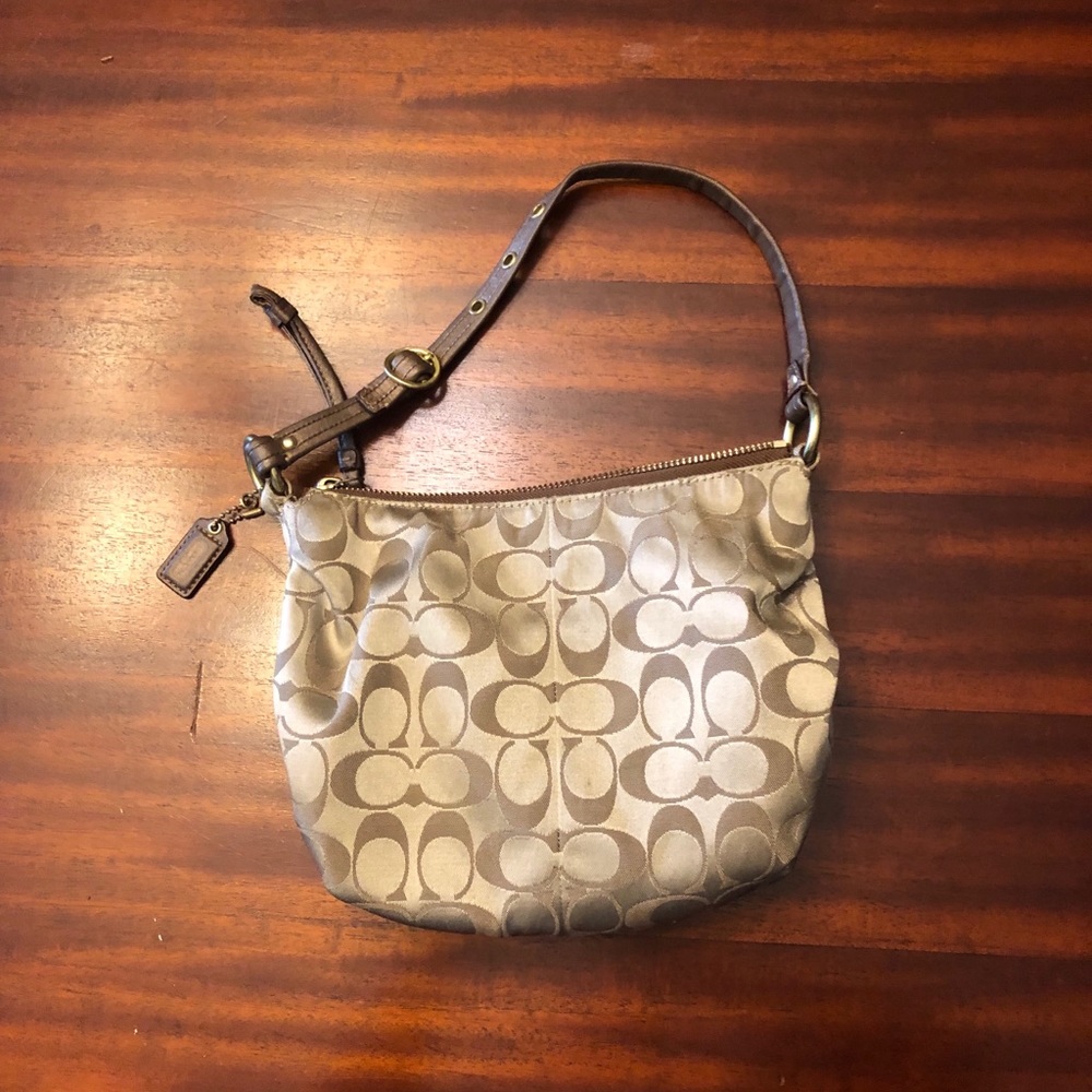 Coach Mini Hobo Bag 💼 .